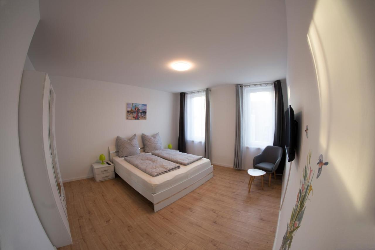 Schoene Ferienwohnung 78M2, 3 Schlafzimmer, 2 Baeder, Zentrumnah, 1Og 에르푸르트 외부 사진