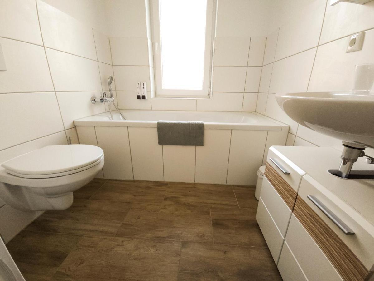 Schoene Ferienwohnung 78M2, 3 Schlafzimmer, 2 Baeder, Zentrumnah, 1Og 에르푸르트 외부 사진