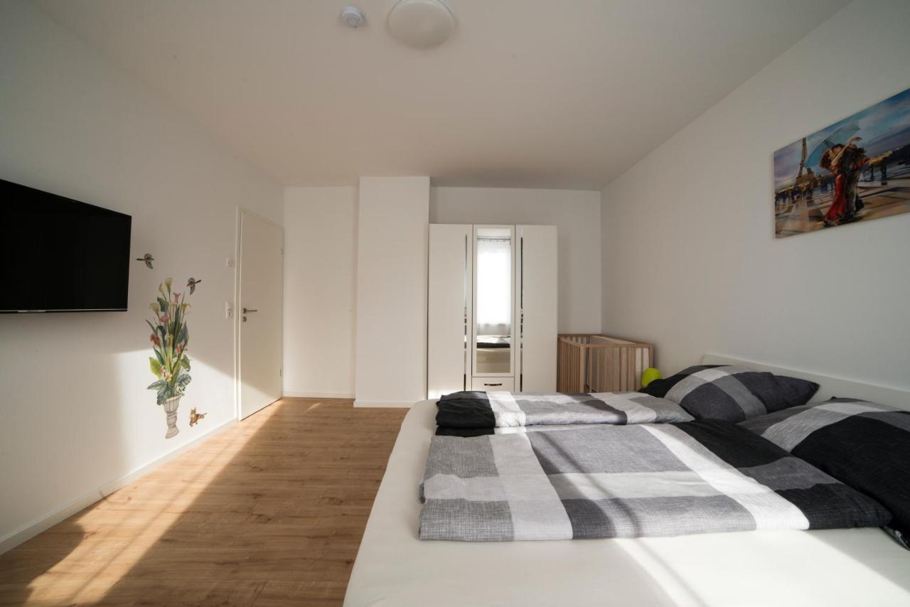 Schoene Ferienwohnung 78M2, 3 Schlafzimmer, 2 Baeder, Zentrumnah, 1Og 에르푸르트 외부 사진