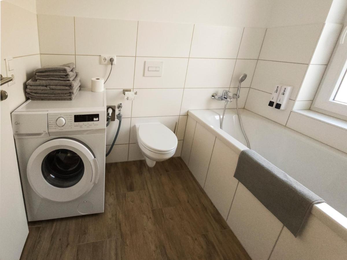 Schoene Ferienwohnung 78M2, 3 Schlafzimmer, 2 Baeder, Zentrumnah, 1Og 에르푸르트 외부 사진
